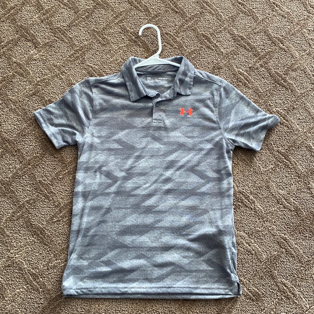 Youth large Under Armor boys short sleeve polo grey color